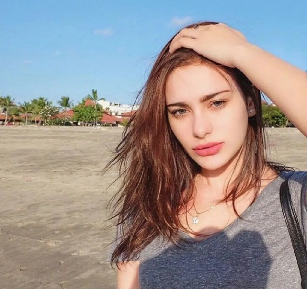 Jerinx Nyinyir lagi, Nora Alexandra Marah dan Langsung Unfollow