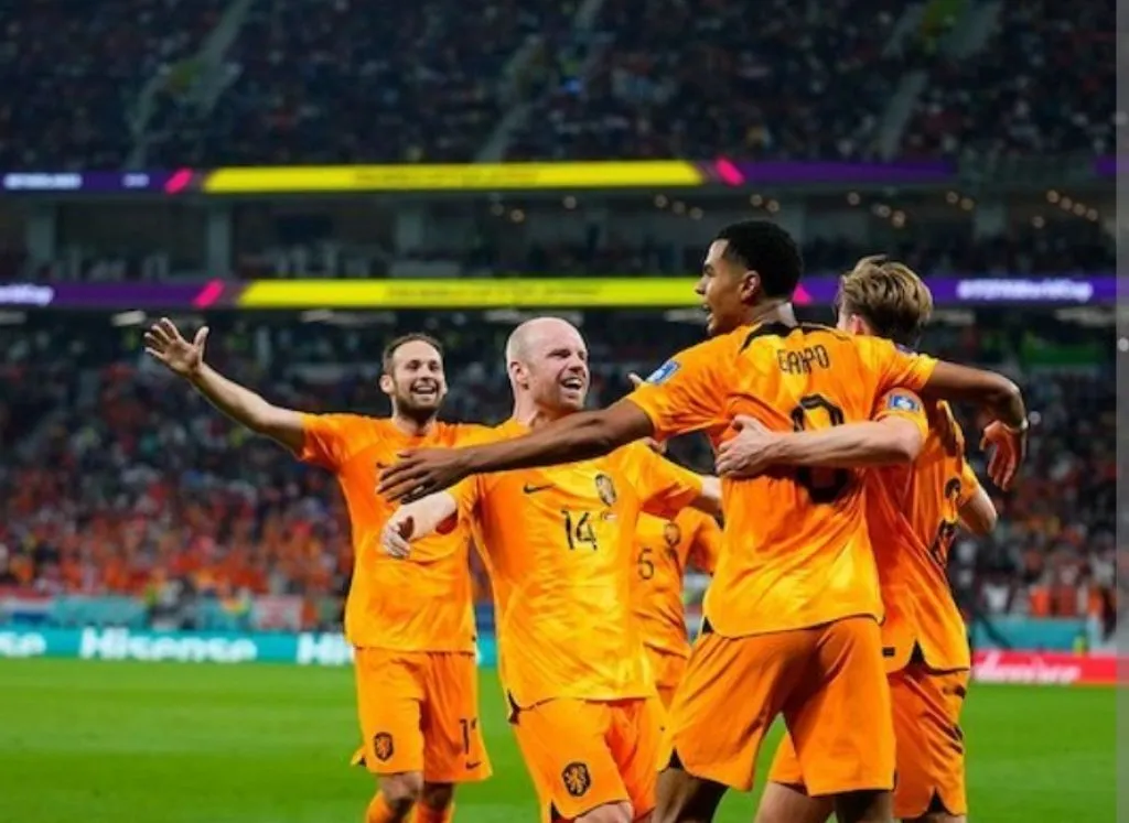 Belanda Hajar Senegal 2-0