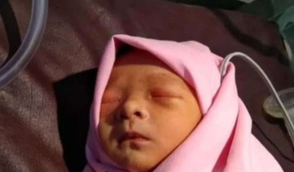 Bayi Ditemukan Dalam Karung Berisi Sampah, Alhamdulillah Bisa Diselamatkan