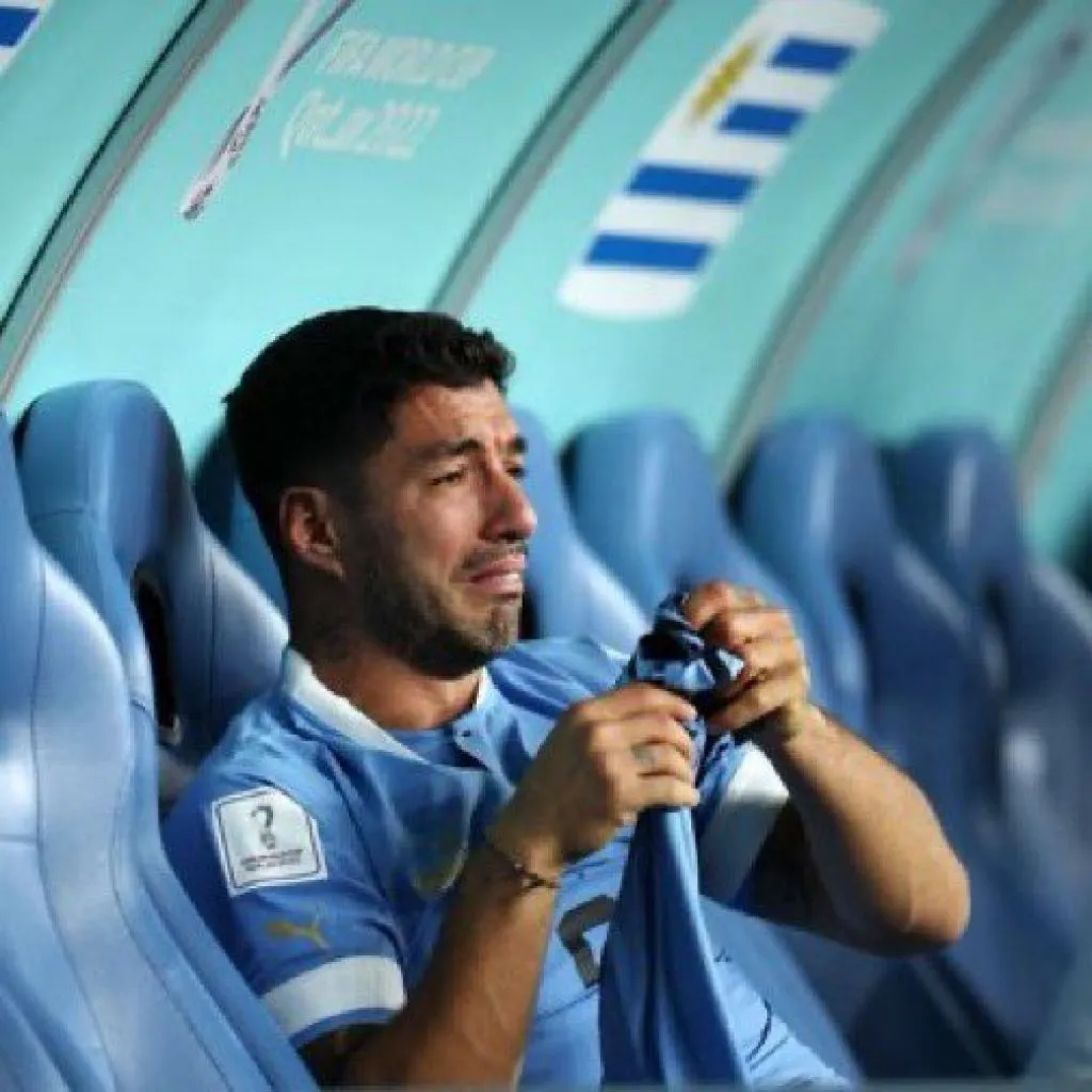 Luis Suarez Tak Kuasa Membendung Air Mata