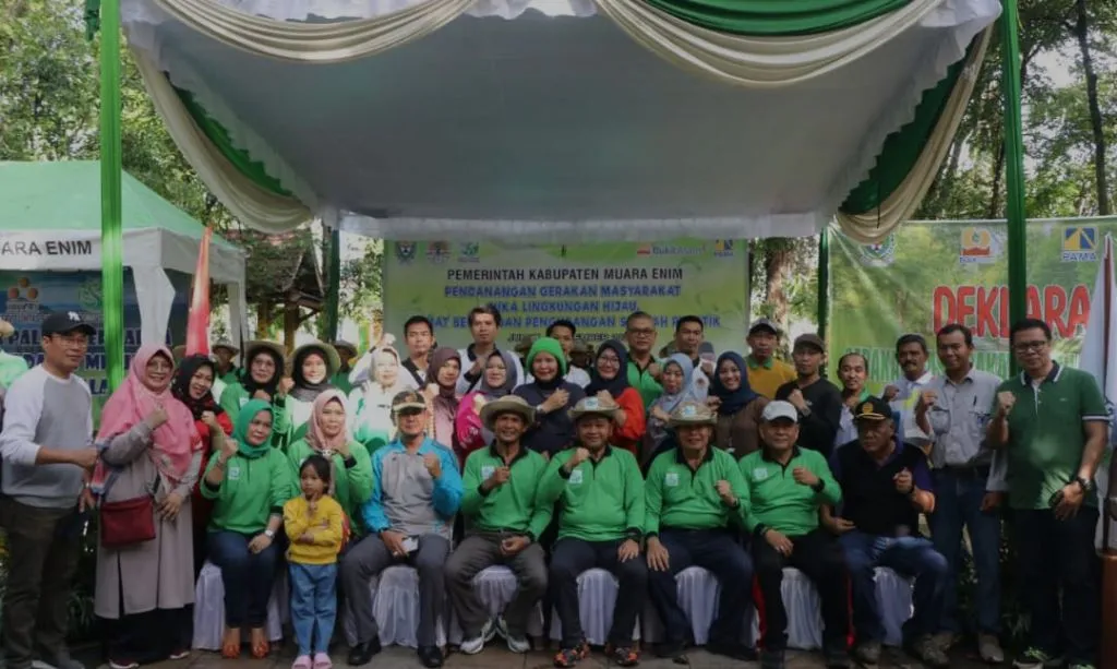 Puluhan Aktivis Deklarasi Cinta Lingkungan di Hutan Kota Muara Enim