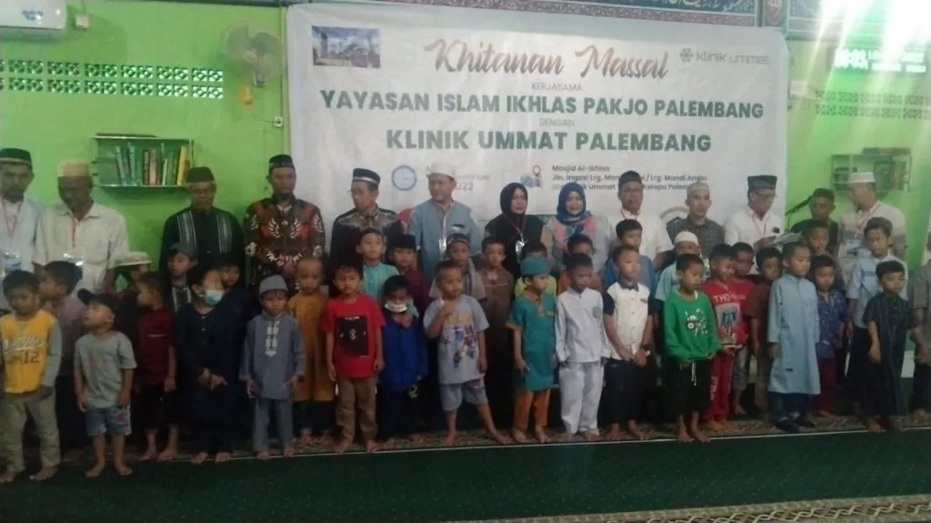 Peduli Masyarakat Kurang Mampu, Yayasan Islam Ikhlas Pakjo Palembang Gelar Khitanan Massal