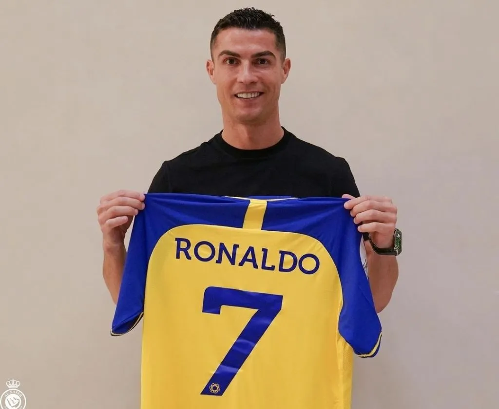 Jelang 2023, Ronaldo Resmi Merumput di Al Nassr dengan Gaji Rp 3,2 T per Tahun