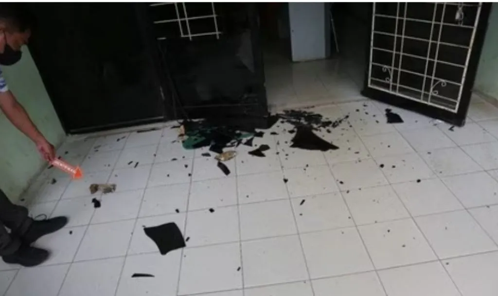 Teror di Kantor MUI Lampung, Pintu dan Kaca Jendela Dirusak