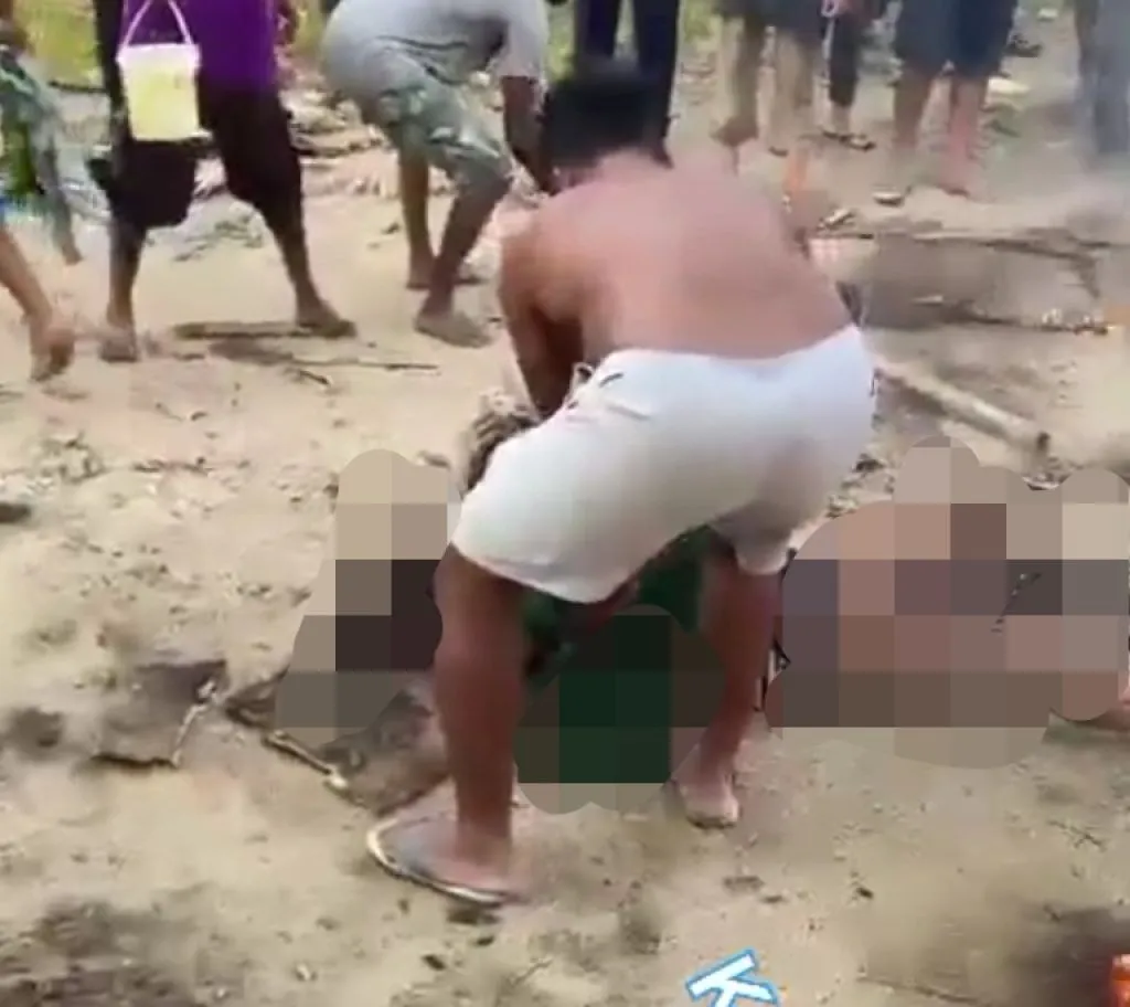 Dituduh Menculik Anak, Ibu yang Diduga Stress Dibakar Hidup-Hidup