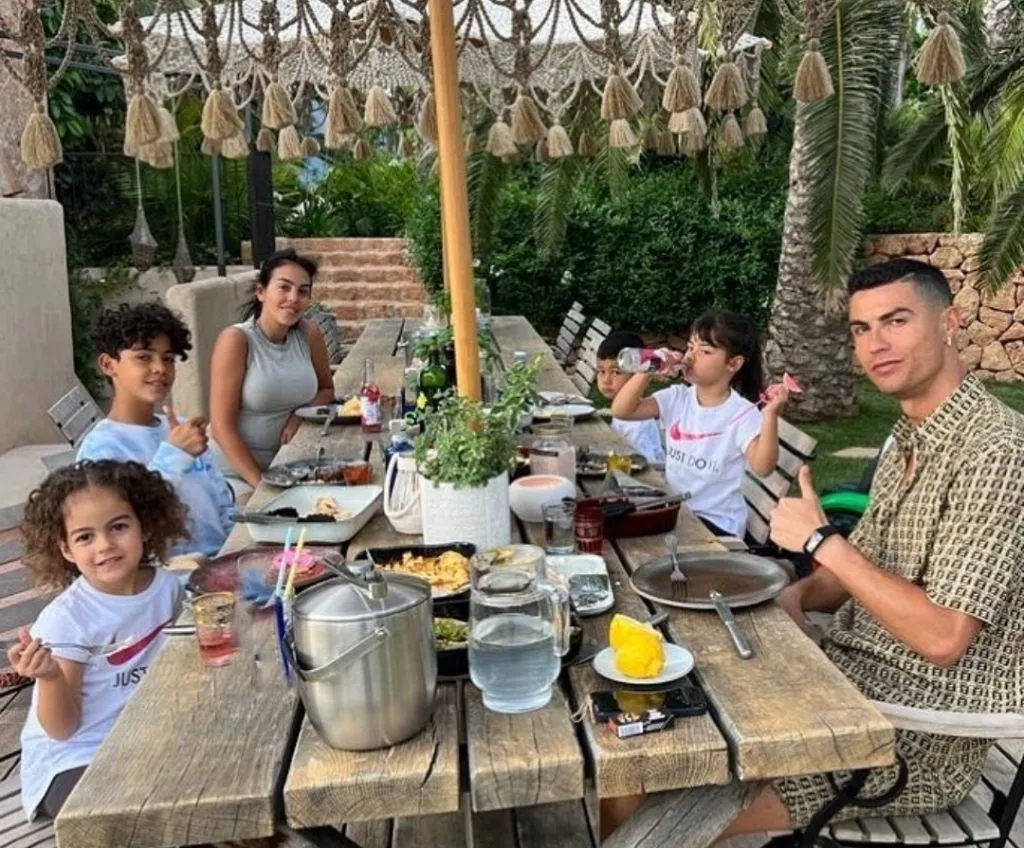 Ronaldo Cari Chef Pribadi, Gajinya Rp 84 Juta per Bulan