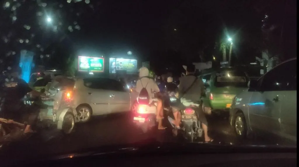 Peringatan 1 Abad NU, Sidoarjo Macet Parah, Pengguna Jalan Pusing, Pedagang Senang