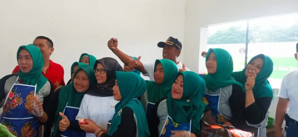 Bupati Blitar, Mak Rini Tanam Bibit Mojo sekaligus Open Bimtek Peningkatan Kapasitas Bumdes