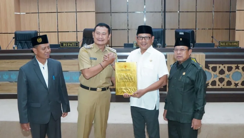 Terima LKPJ Bupati, DPRD Lamongan Minta Soal Jalan dan Banjir Lebih Serius Lagi
