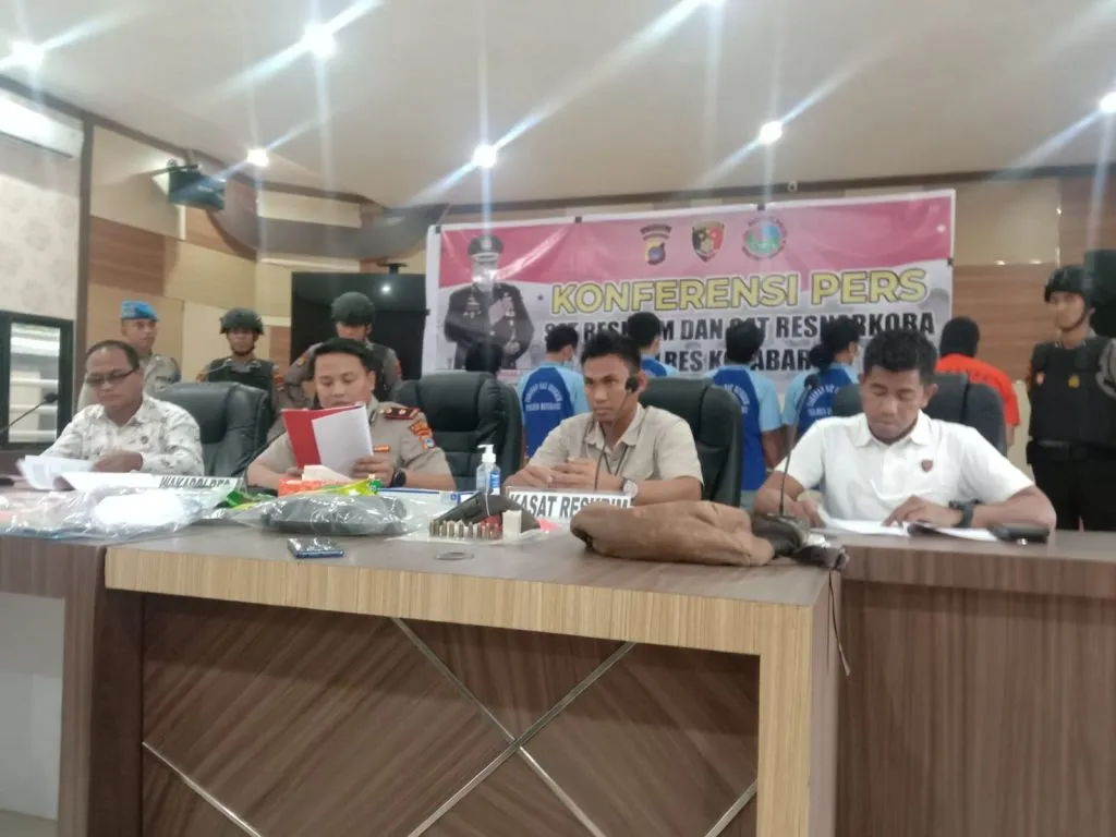 Simpan Senjata Api Rakitan Dalam Tempat Nasi, Kepergok Petugas Gabungan