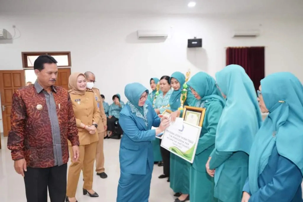PKK Kota Madiun Raih Penghargaan Penyusunan Program Terbaik