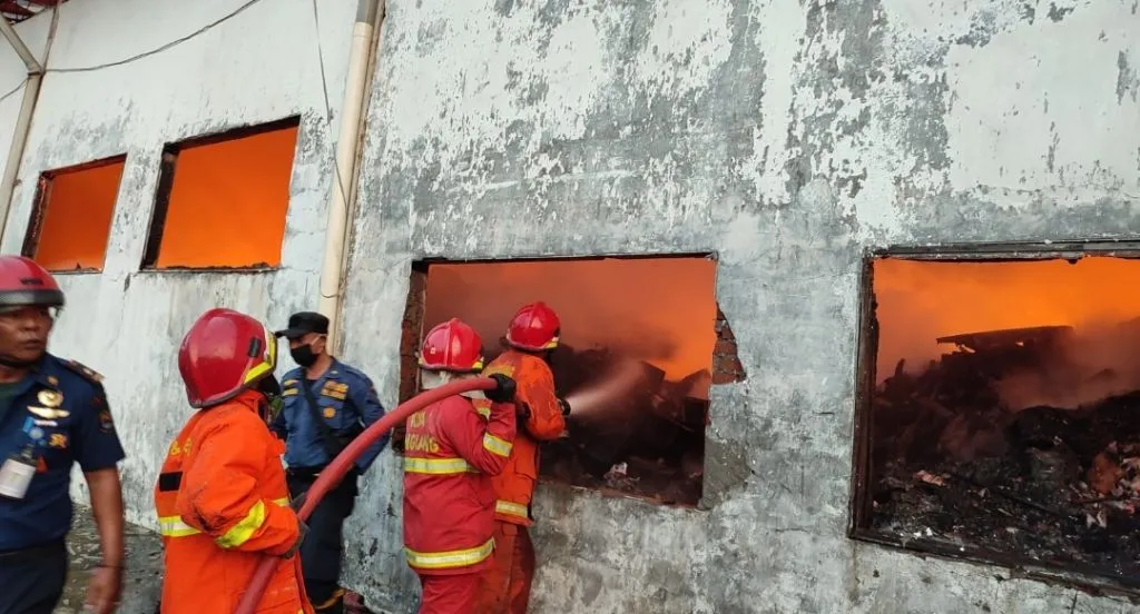 Ternyata yang Terbakar Gudang GOTO Living, Bukan Milik Shopee