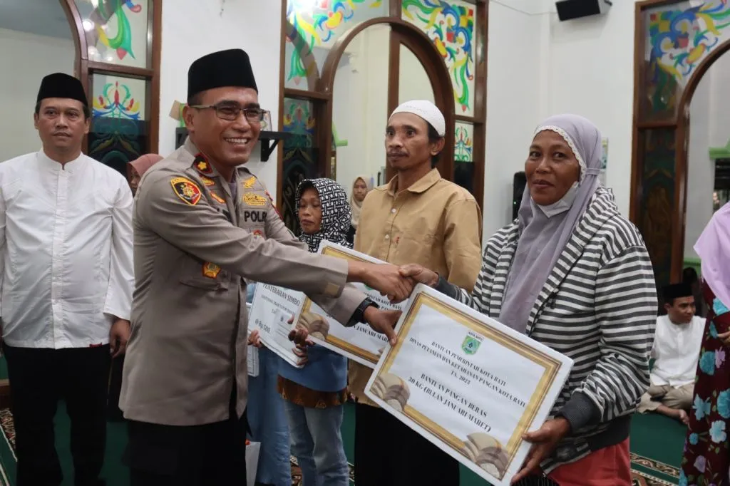 Pemkot Batu Beri Bansos dan Santunan ke Anak Yatim Piatu