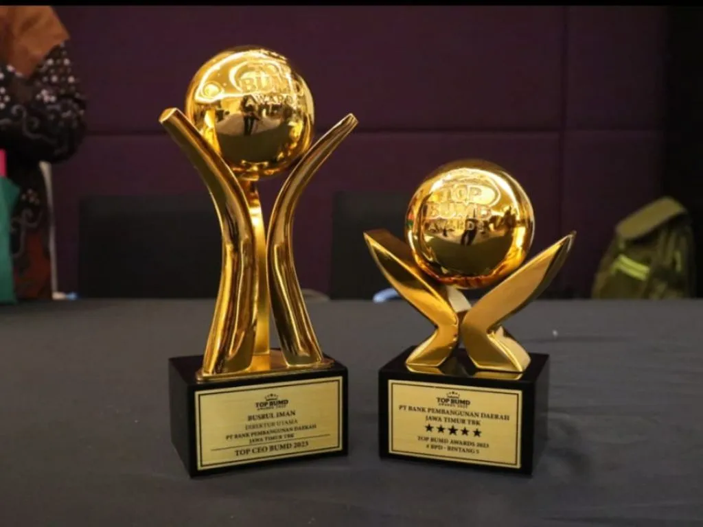 Bank Jatim Dapat Anugerah TOP BUMD Awards 2023