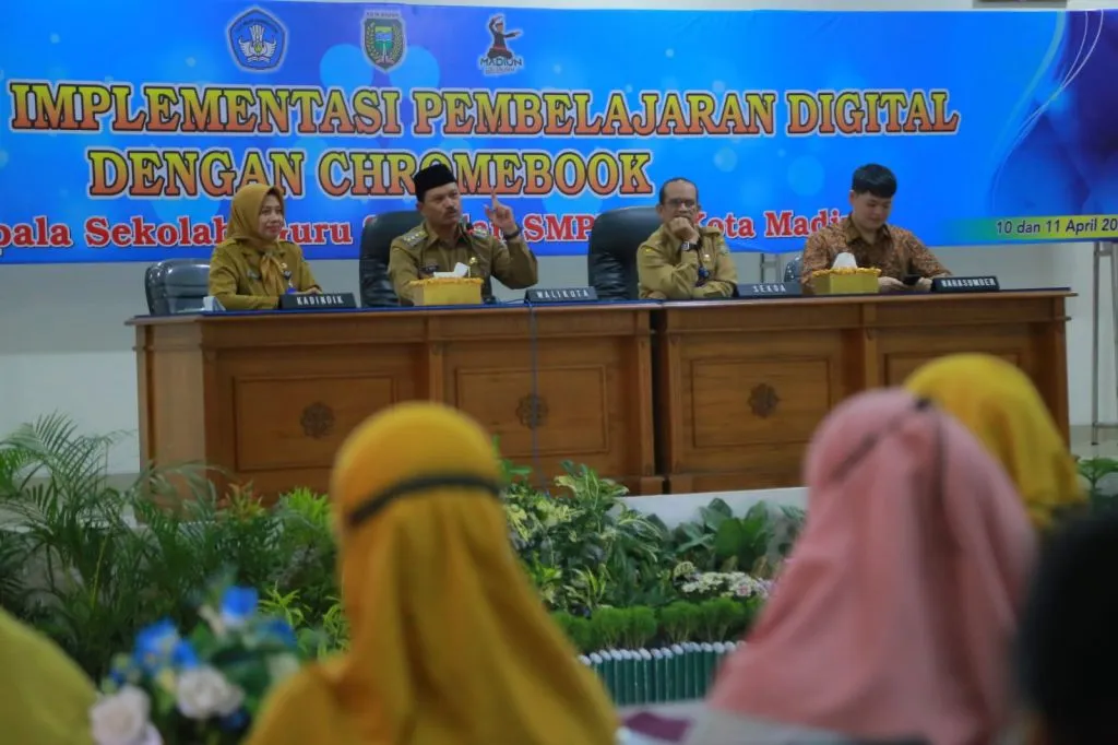 Pemkot Madiun Latih Guru Sebelum Bagikan Laptop pada Siswa