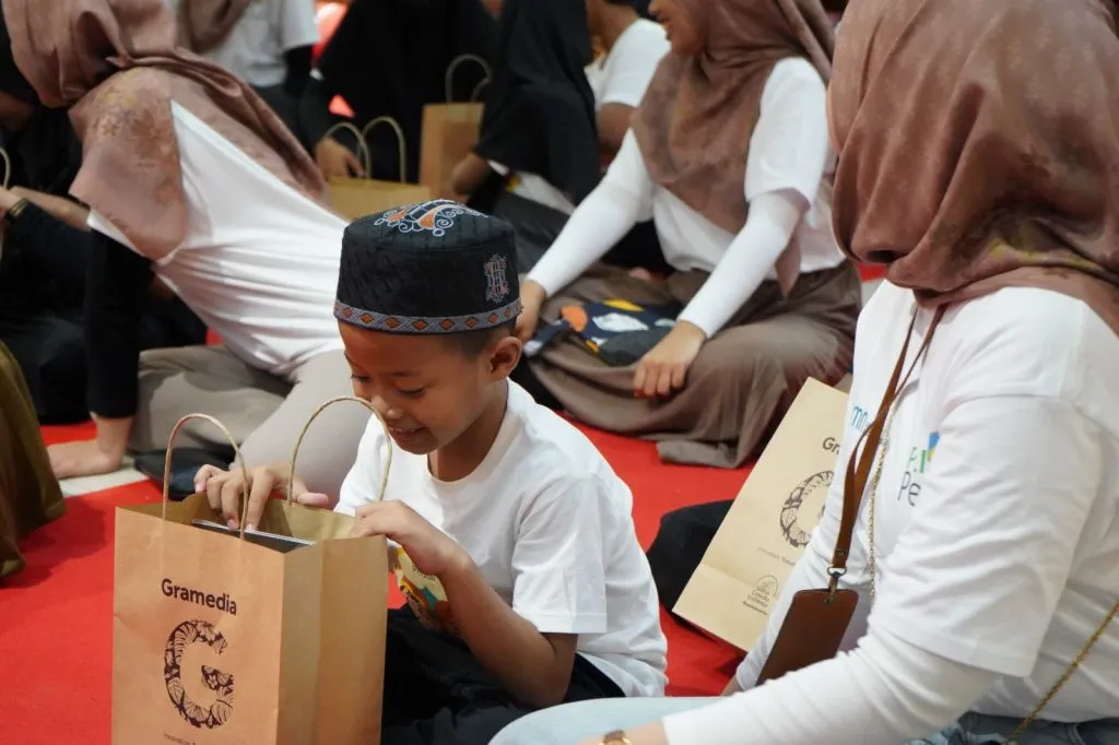 Ribuan Relawan PLN Telah Salurkan Bantuan Peduli Pendidikan ke 12.205 Penerima Manfaat