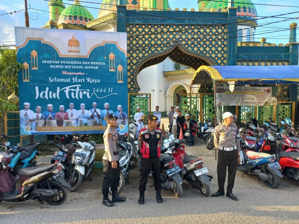 Polres Kotabaru Kawal Pelaksaan Sholat Ied di Seluruh Masjid