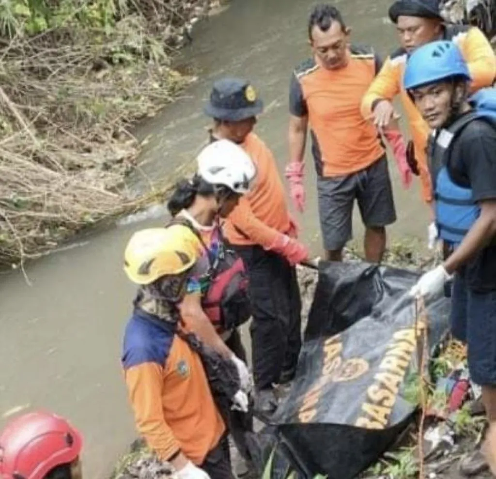 Dua Kakak Beradik yang Terseret Air Selokan di Kediri, Ditemukan Tewas