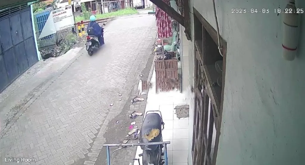 Lewati Perlintasan tanpa Palang, Giniati Tewas Ditabrak Kereta Api