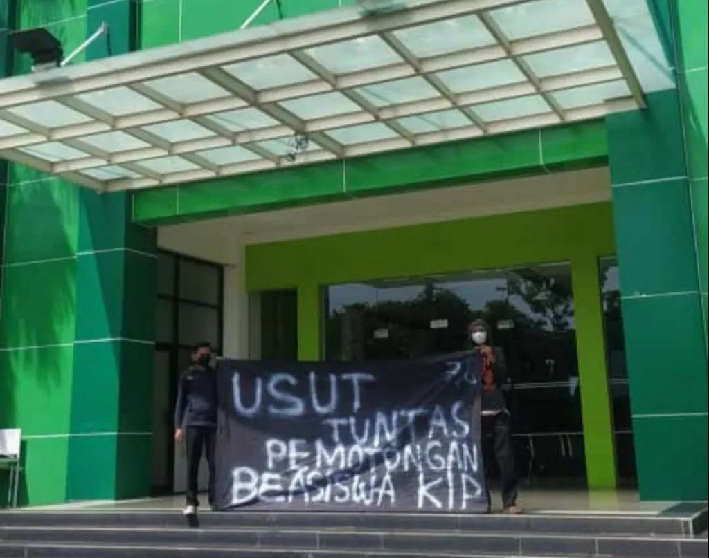 Unisla Diminta Kembalikan Beasiswa Kuliah hingga Rp 7 Miliar