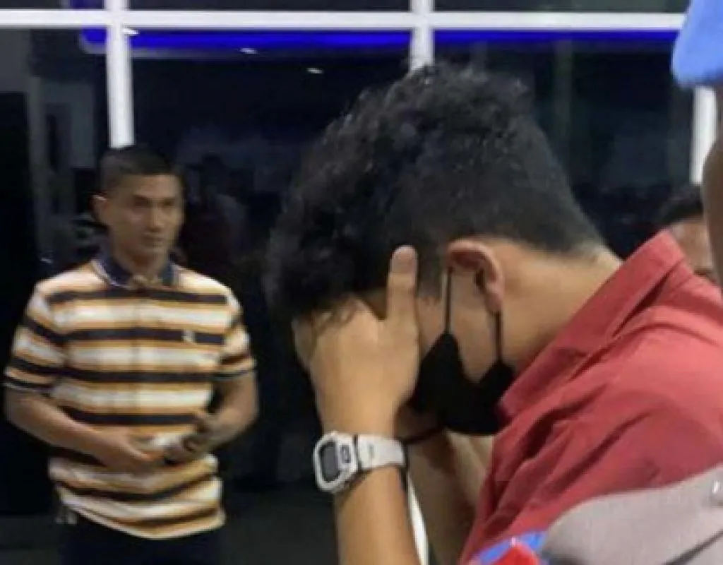 Keluarg Ken Admiral Tutup Jalan Damai
