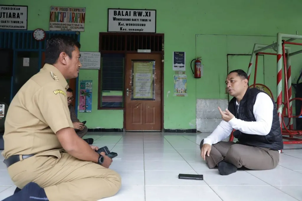 Wali Kota Eri Cahyadi Naik Motor Sidak Pelayanan Kelurahan di Balai RW