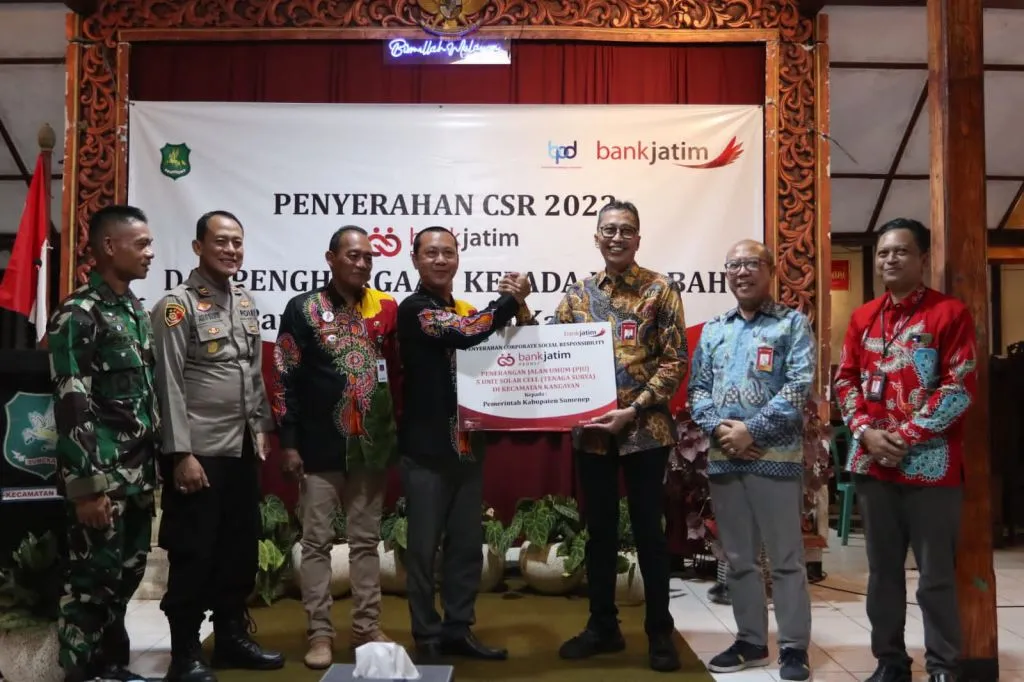 Bank Jatim Terangkan Jalan Pulau Kangean