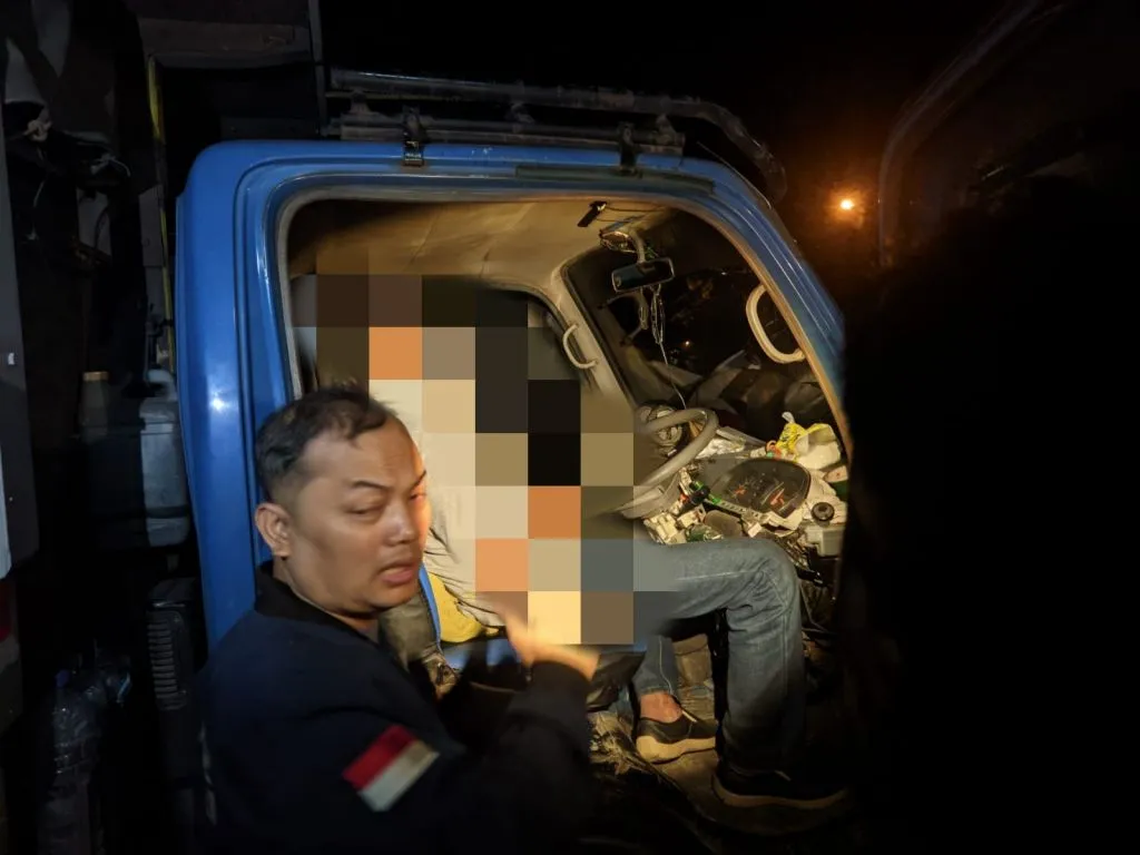 Menunggu Bongkar Muat, Sopir Meninggal di Belakang Kemudi