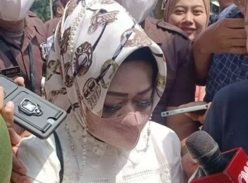 Usai Diklarifikasi KPK, Kadinkes Lampung Tertunduk dan Bungkam