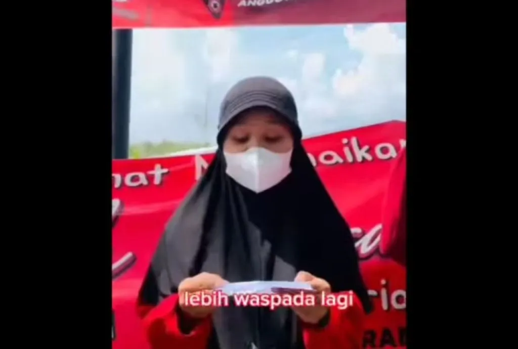 Usai Ludahi Poster Bergambar Megawati, Gadis Belia Ini Minta Maaf