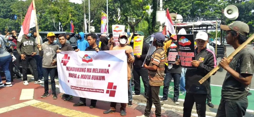 Geruduk Gedung MA, PMIB Dukung Ketua MA Lawan Mafia Hukum