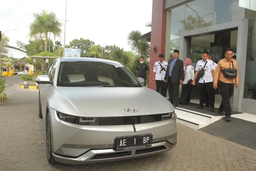 Ikuti Arahan Presiden, Walikota Madiun Beli Mobil Dinas Listrik
