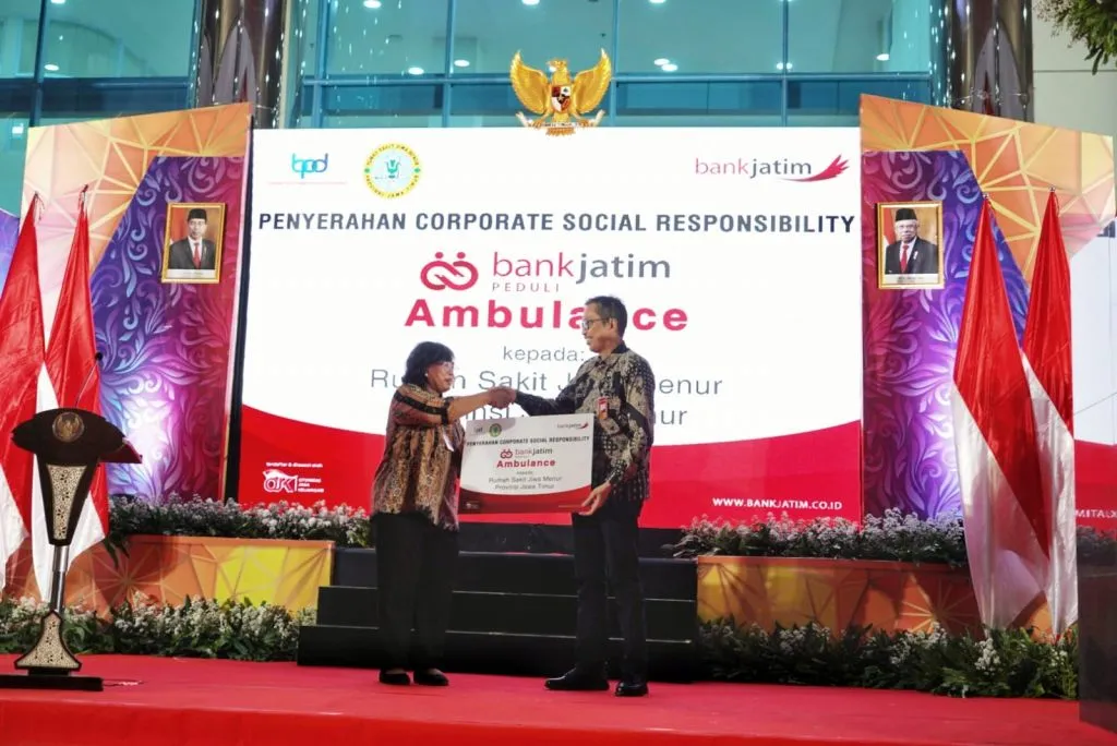 Percepat Layanan Kesehatan, Bank Jatim Bantu Ambulans RSJ Menur