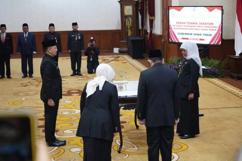 Gubenur Lantik Pj. Wali Kota Batu Sebagai Pejabat Baru Dinas Pendidikan Provinsi Jawa Timur