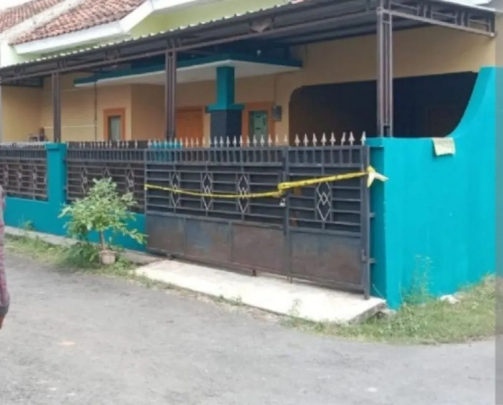 Ibu Meninggal Sambil Memeluk Tiga Anak Balitanya