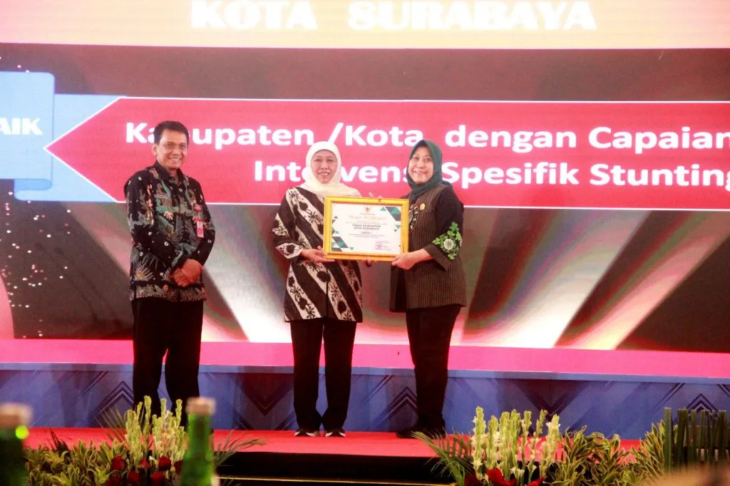 Tekan Stunting hingga Angka Kematian Ibu, Surabaya Raih Penghargaan dari Pemrov Jatim