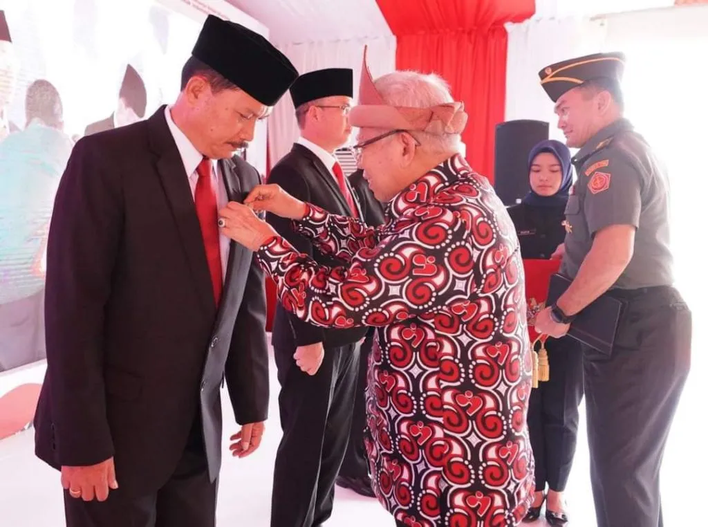 Wali Kota Madiun Terima Penghargaan Satyalencana Wira Karya dari Presiden RI
