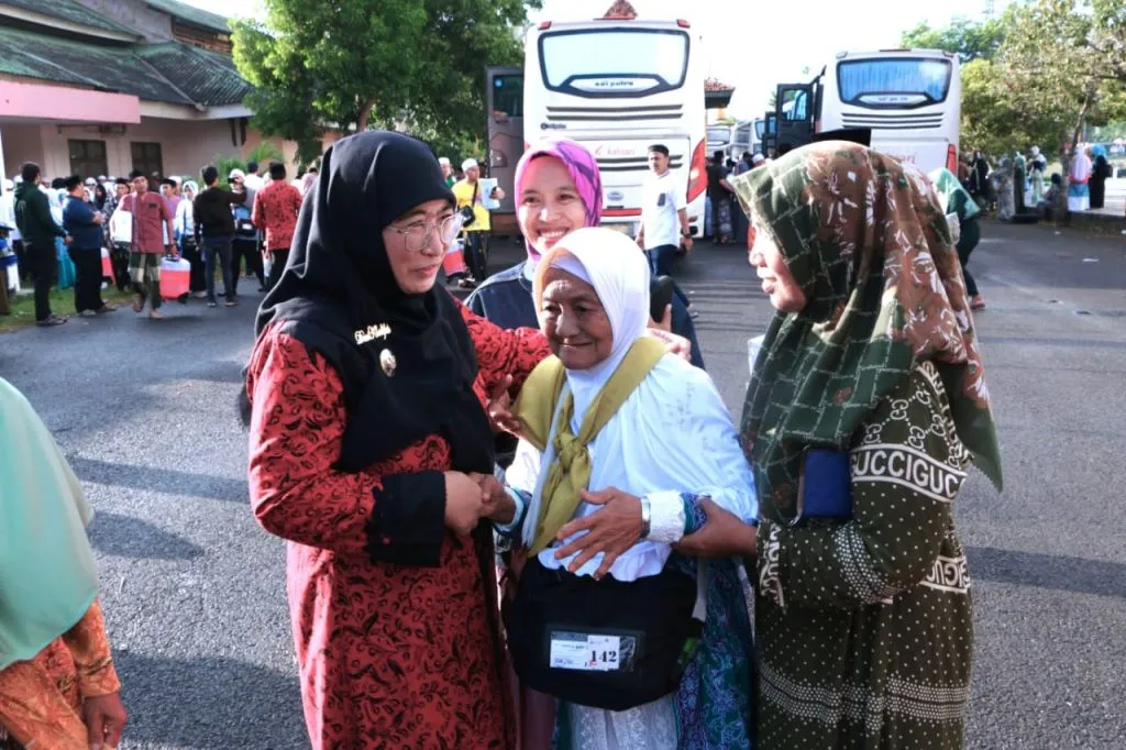 Wabup Nyai Eva Sambut Kedatangan Jemaah Haji Sumenep