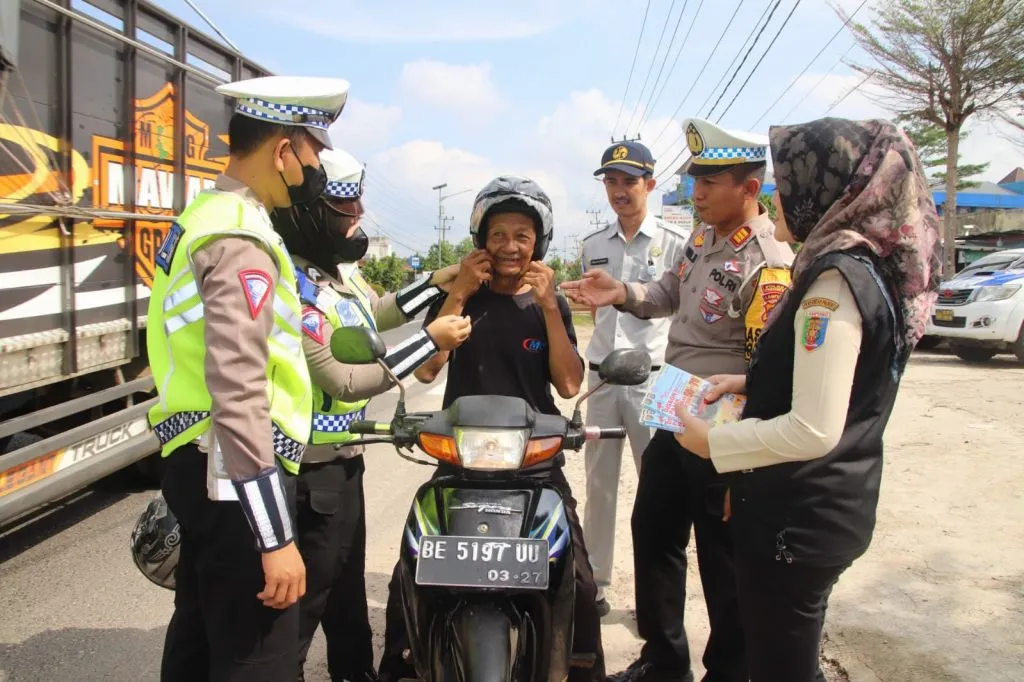 Polres Pringsewu Kampanye Keselamatan Operasi Patuh di Jalan Lintas Barat Sumatera