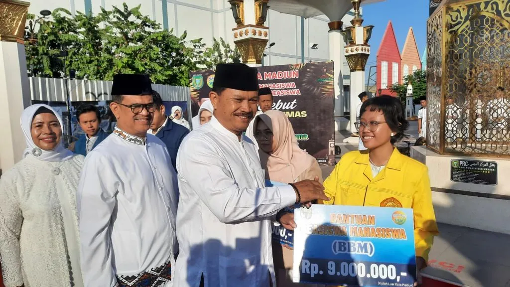 Wali Kota Madiun Tambah Penerima Bantuan Beasiswa Mahasiswa