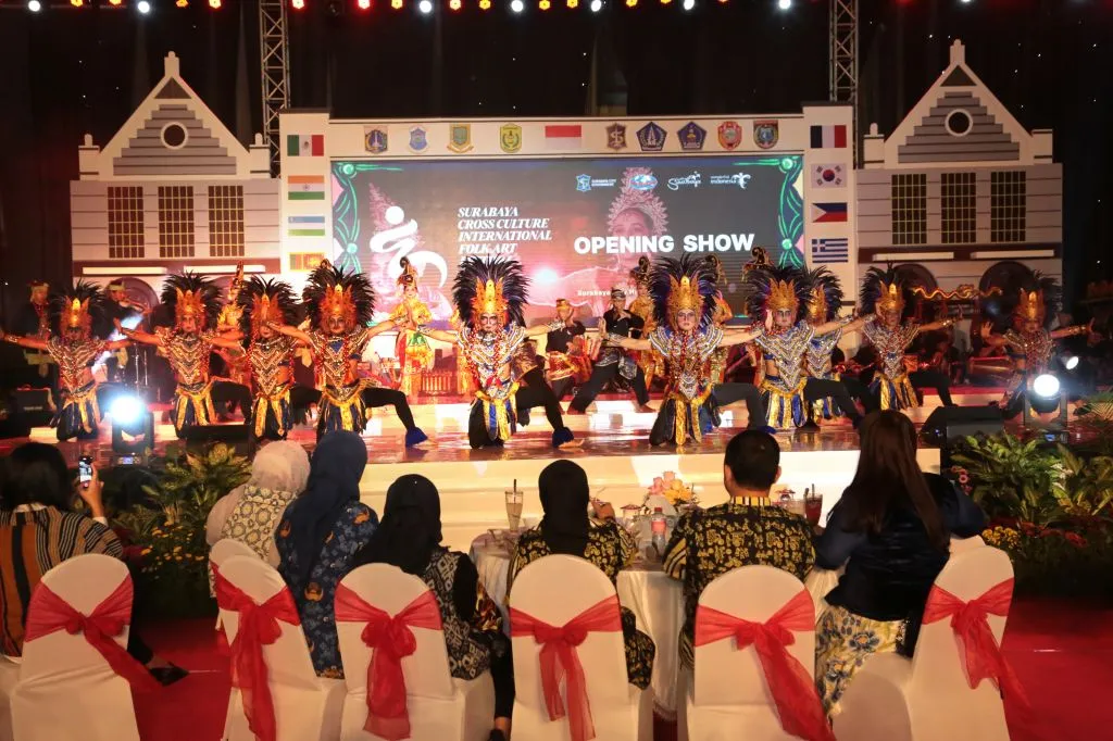 Opening Night Surabaya Cross Culture, Delegasi 8 Negara dan 9 Daerah Terhibur