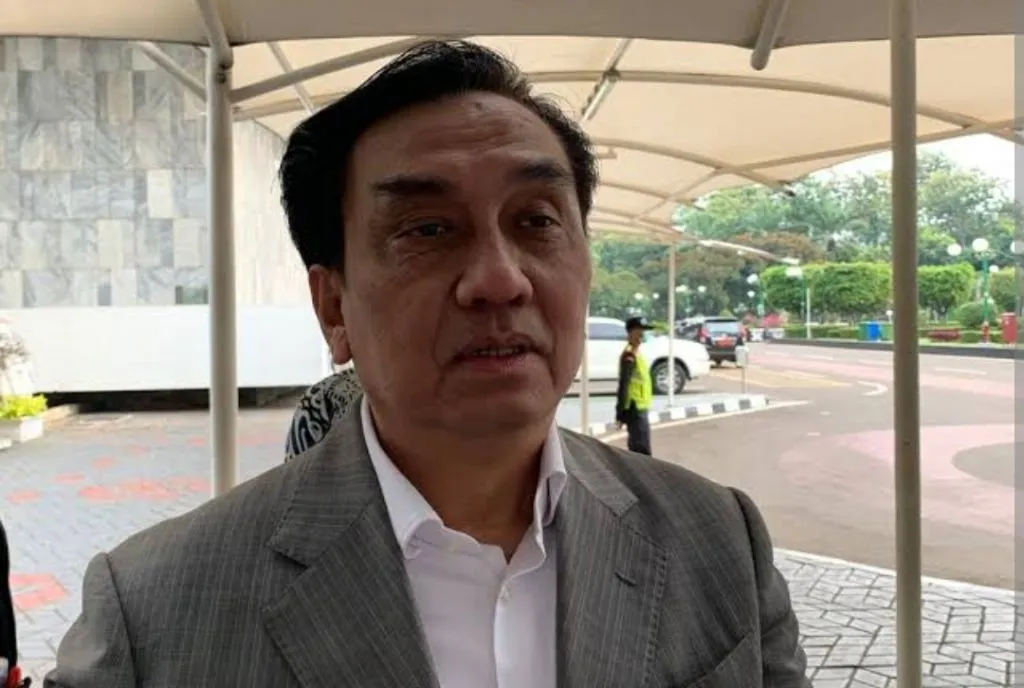 Dukung dan Temui Prabowo, PDIP Bakal Beri Sanksi pada Effendi Simbolon