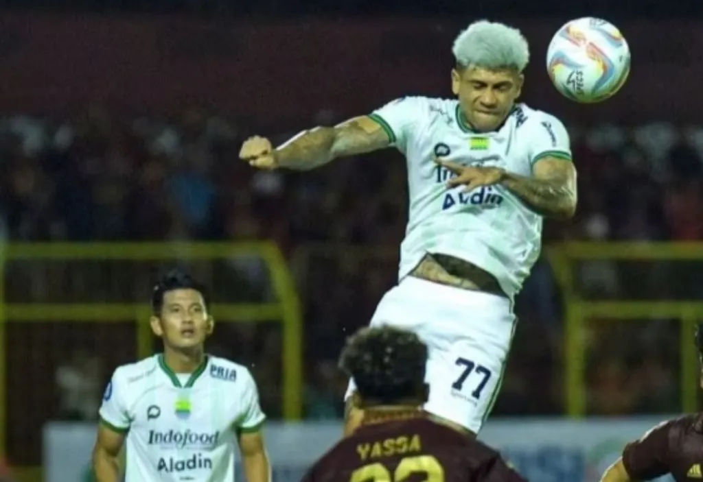 Dikalahkan PSM, Persib Bandung Masuk Zona Degradasi