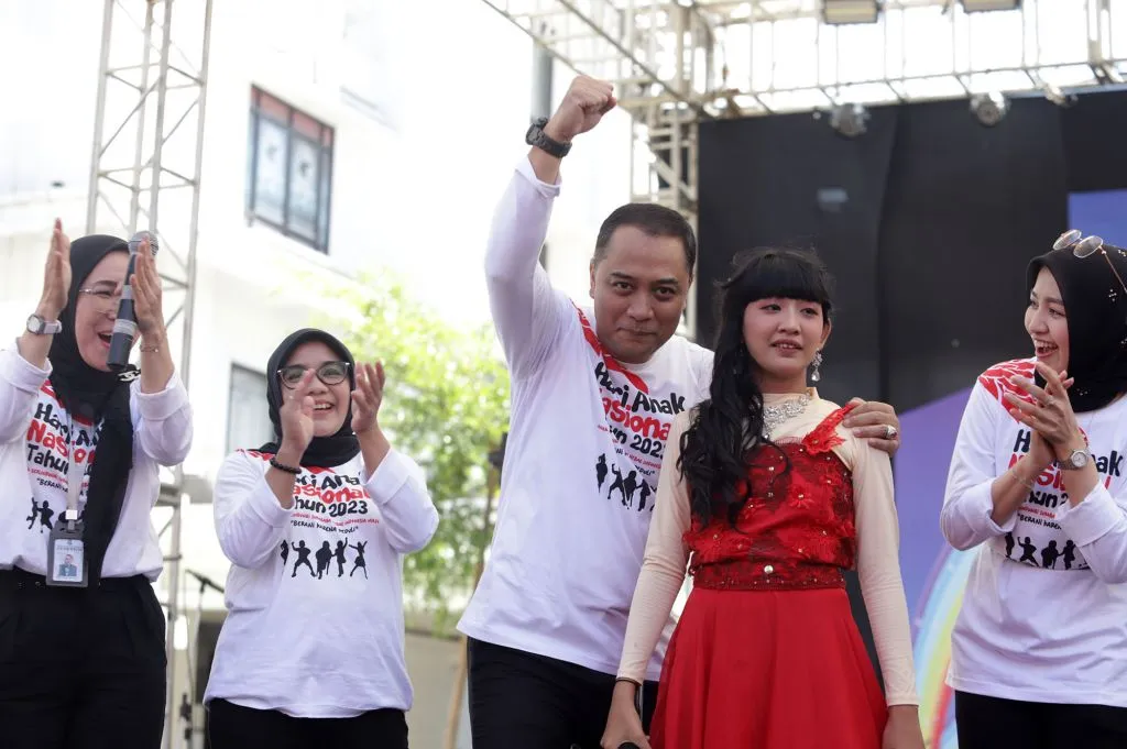 Latih Keberanian, Wali Kota Eri Cahyadi Bagi Sepeda di Puncak Peringatan HAN 2023