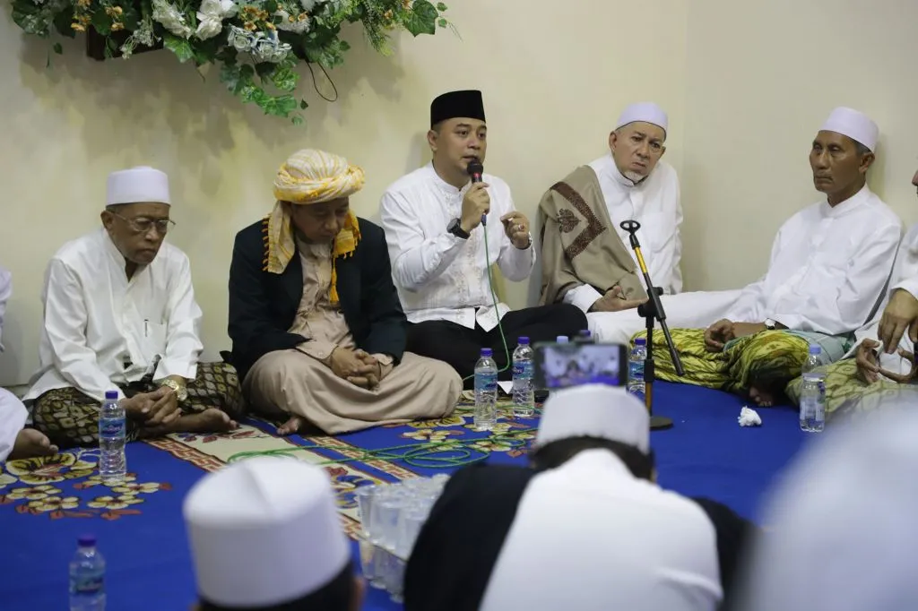 Hadiri Haul Masyayikh, Wali Kota Eri Minta Didoakan Surabaya Agar Terhindar Bencana