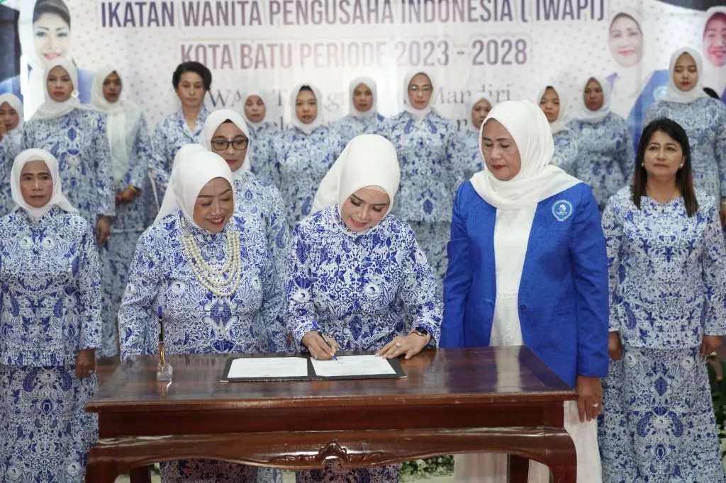 Pengurus IWAPI Jatim, Kukuhkan Ketua dan Dewan Pengawas IWAPI Kota Batu