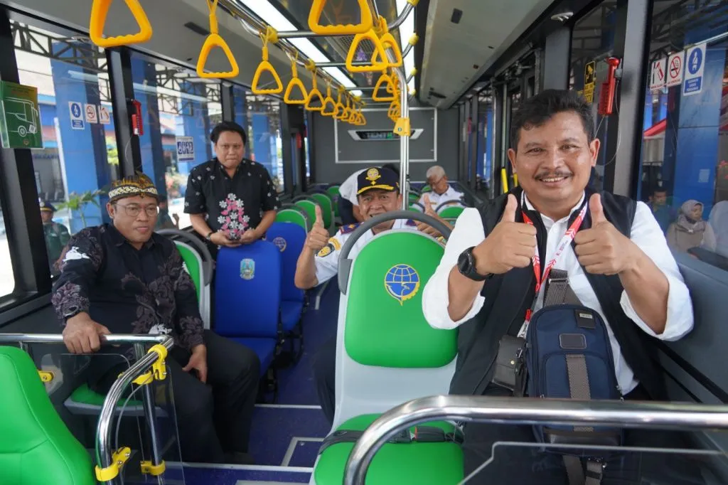 Bank Jatim Fasilitasi UMKM Terminal dan Pembayaran QRIS Bus Trans Jatim