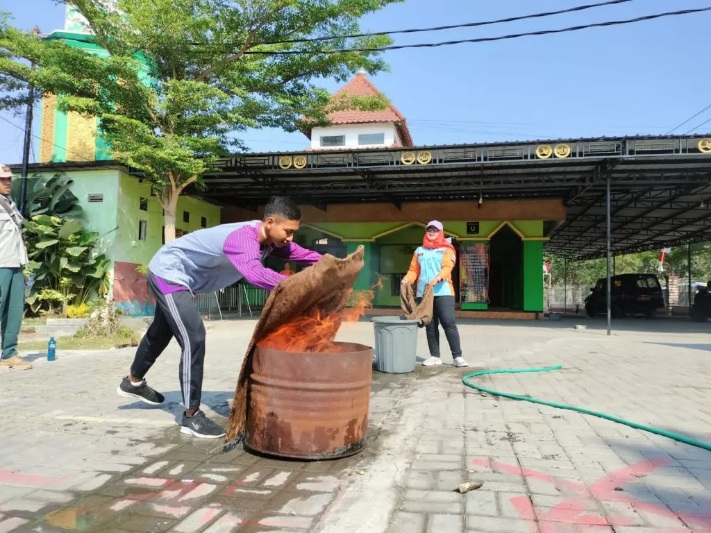Puzzle dan Ular Tangga Jadi Daya Tarik SPAB di SMKN 1 Lengkong