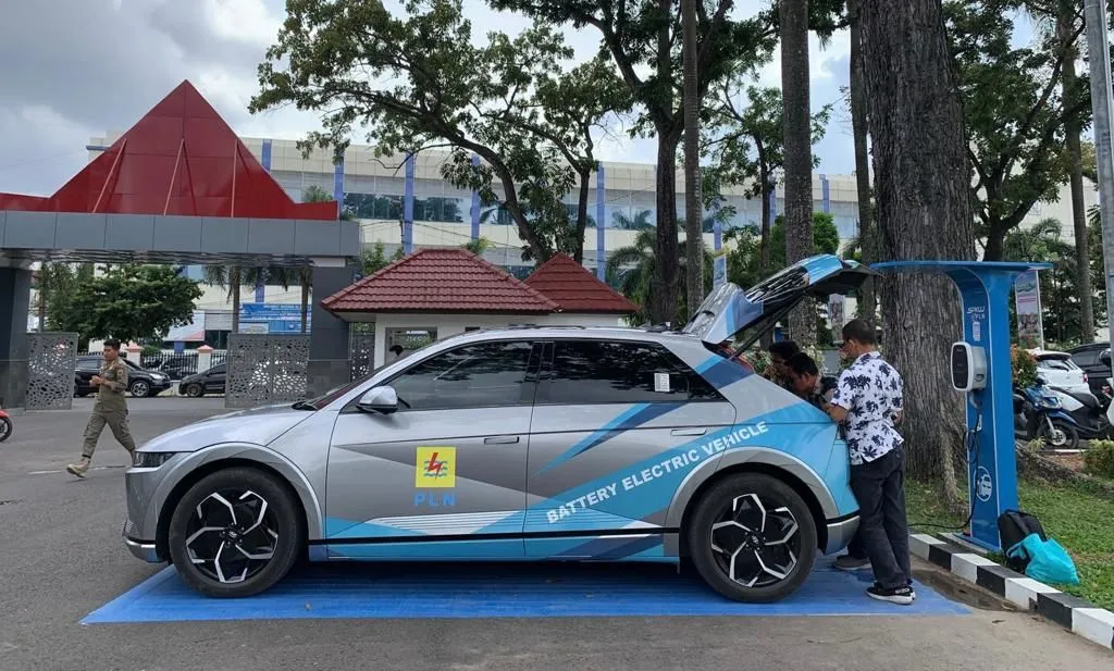 Komitmen Transisi Energi, PLN Terapkan Penggunaan Kendaraan Listrik untuk Operasional