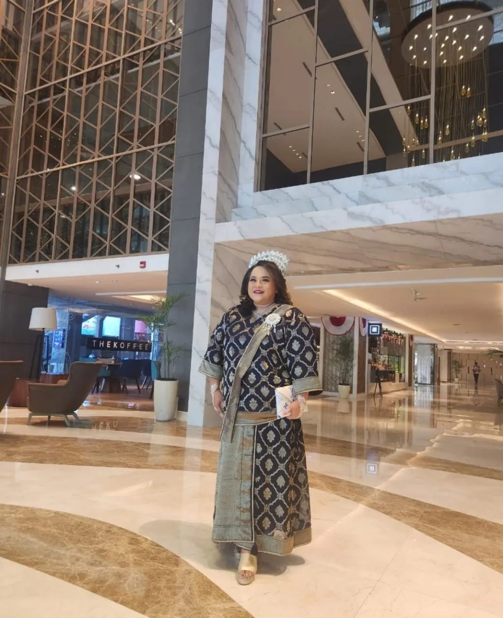 Nina, Pengacara yang Mencintai Baju Adat Nusantara, Kini Melaju ke Arena Politik